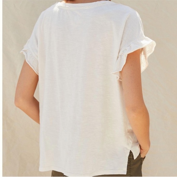 Anthropologie Pilcro flutter sleeve v-neck tee, size M, cream colored - Picture 3 of 4
